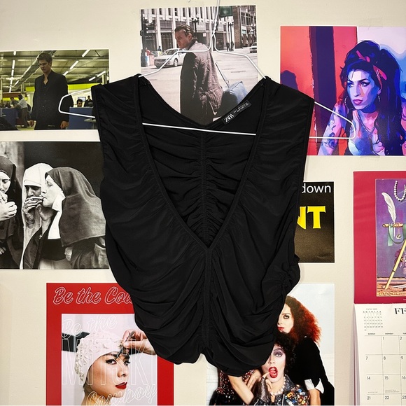 Zara Ruched Cropped Top - Picture 1 of 3